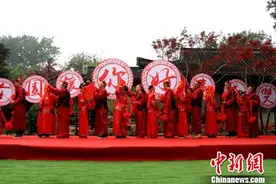扬州上演复古婚礼 8对新人“穿越时空”300年图片