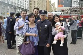 放弃飞机制造职业 美国华裔青年圆当警察梦(图)图片