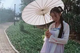 高校女生穿汉服上课逛街 希望更多人了解汉服图片