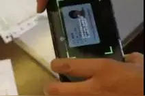 安全吗？市民寄件，被快递员用手机拍下身份证，对方称……图片