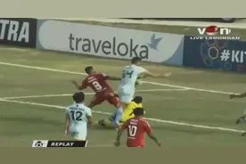 印尼传奇门将遭球场冲撞后身亡，守门员原来真是“弱势群体”图片