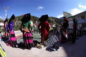 不一样的课间操 山区孩子集体跳“打跳舞”图片