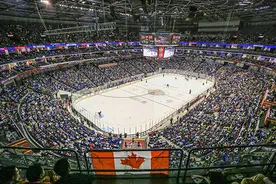 要像NBA一样在中国成功，橄榄球和冰球盯紧了中国新一代图片