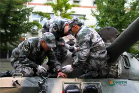 没技术，军校学员过不了装备换季关图片