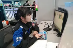 太原南站派出所全面启动二次安检图片