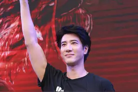 王力宏携电影《火来全开》空降苏宁影城 明春巡演到南京图片