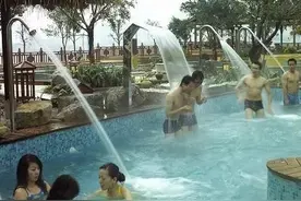 “龙和城”里的万古温泉 滇中翡翠的温柔乡图片
