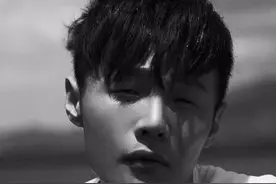 一场关于杜海涛和李荣浩眼睛大小的PK……你押谁赢？图片