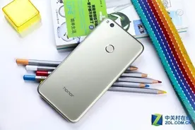 这颜值一眼就爱上 来京东买荣耀8青春版图片