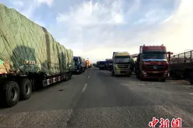 青藏公路唐古拉山段大堵车：未来3天气象条件转好图片