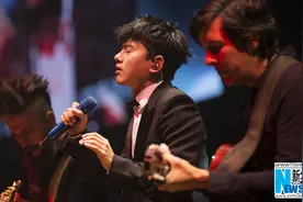 张杰澳门开唱 打造极致舞台 分享最纯粹音乐图片