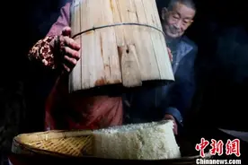 泸州千年民俗：九月九酿“重阳酒”图片
