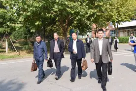 「热点直播」新沂市教育局一行来我校考察交流图片