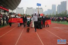 脑洞大开的“学霸”运动会图片