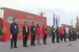 漯河近万人徒步沙澧河畔 赏美景享受运动快乐图片