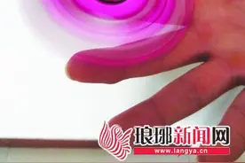 临沂：“指尖陀螺”受学生喜爱 但边缘锋利危险大图片