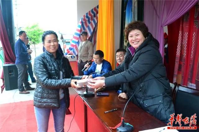 张家界土家贡莓茶：昔日土家祖传药茶 今日脱贫致富法宝