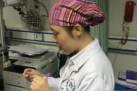 4岁男孩莫名咯血 “真凶”竟是一年前呛入的狗尾巴草图片