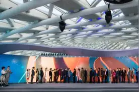 凤凰卫视全球品牌大会：要让中国品牌走向世界图片