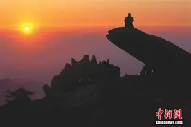 “五岳之首”泰山向全球公开征集旅游文化宣传语图片