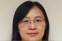 「问答」我的女儿5岁，冬天眼睛见风就流泪，有时候都睁不开，今年好像更严重了，该怎么治疗呢？图片