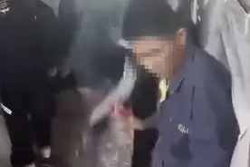 江苏一中专男生被同学强迫喝下褐色液体，副校长：是冰红茶图片
