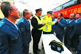 万名公交驾驶员承诺"下班喝酒，第二天别驾车"图片