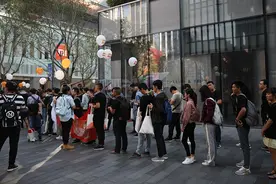 规模最大的小米旗舰店在深圳开业了图片