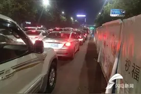 潍坊东风西街道路修整致交通拥堵 市政部门：加快工程进度图片