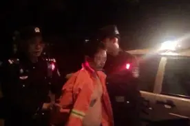 为获赌资，四川一男子伪装成环卫工专挑老旧房屋盗窃已被拘图片