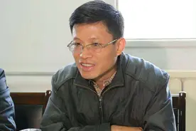 利川市公开70名党政领导手机号，记者给市委书记发短信获秒回图片