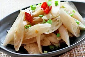 阿代爱吃的藕带，1分钟掌握做法，3分钟即可出锅，口感酸爽清脆图片