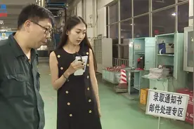 深夜实拍中国邮政EMS投递高考录取通知书全过程