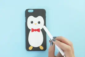 手机壳用烦了不要扔，简单手绘又是一个新的，手绘小企鹅手机壳教程视频封面