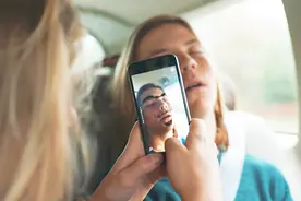 全球超四分之一人口在使用Facebook视频封面