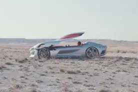 世界最新款超拉风翻盖式豪车，当看它翻盖时，我被视频震撼到了视频封面