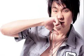 林俊杰《不潮不用花钱》请你不要到处抠抠 如果用力抠抠 肚脐眼好难受视频封面