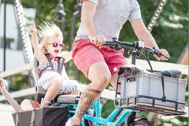 载人载货两不误的电动自行车，最长可跑150英里视频封面