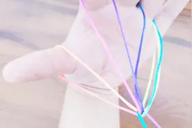 小时候玩过的翻花绳，农村妹子教你一分钟单人翻花绳降落伞