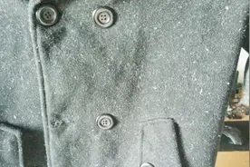 洗衣服时连卫生纸一起洗了？洗衣店老板教我一招，轻松去除碎纸屑