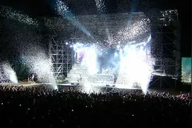 童声合唱《爸爸妈妈抱抱我》声音太甜美了，好听