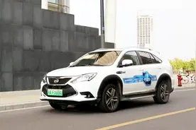 百公里加速4.9秒 比亚迪唐80自动四驱旗舰版试驾短评视频封面