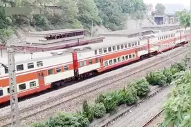 很想去坐座这样的双层火车 实拍京广线双层列车广州开往岳阳视频封面