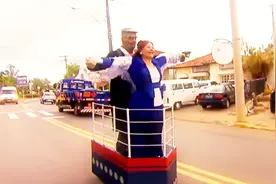 爆笑恶搞版《泰坦尼克号》！卡梅隆导演看了估计都能气晕过去视频封面