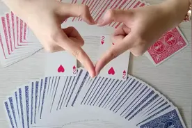 一个简单不用练习就可以学会的魔术！撩妹神技