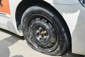 换轮胎是换4个还是2个，终于有了答案，装错了小心爆胎！视频封面