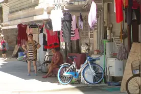 投诉！雨花区一小区车库被私改成租房，街道介入调查视频封面
