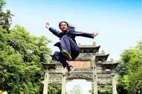武当春秋大刀，动作简单，刀法多变，武当功夫传人明师微演练