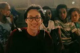Beyond早期的非洲之行，黄家驹和非洲孩子们一起唱歌超感动图片