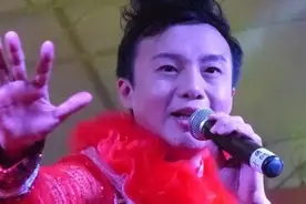 新加坡歌台男男恋，偷钱被捉，说好的Wonderful呢图片